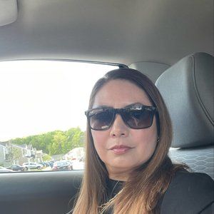 Meet your Posher, Aida